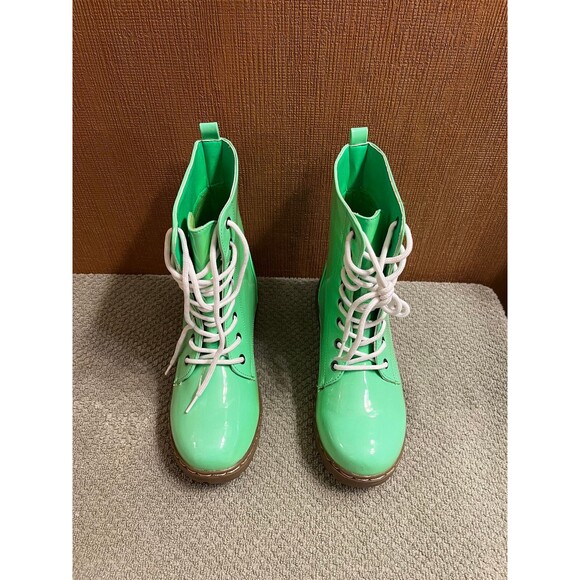 Shoe Dezigns Shoes - Shoe Dezigns  Combat Boot Size 7 PREOWNED BUT NEVER WORN